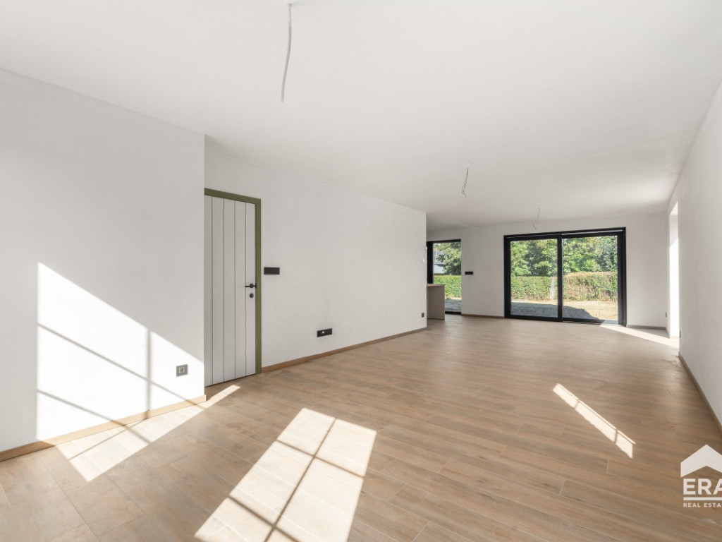 Mgr. Paredisstraat - 17 - - 3960