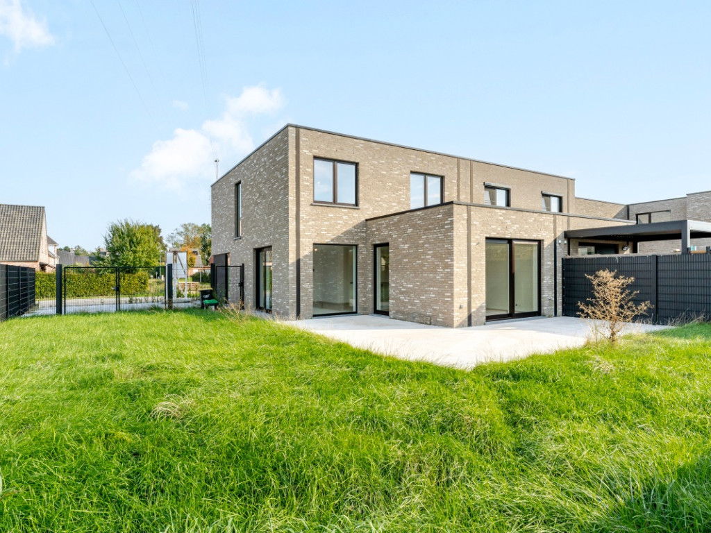 Eikenstraat - 88 - - 8870