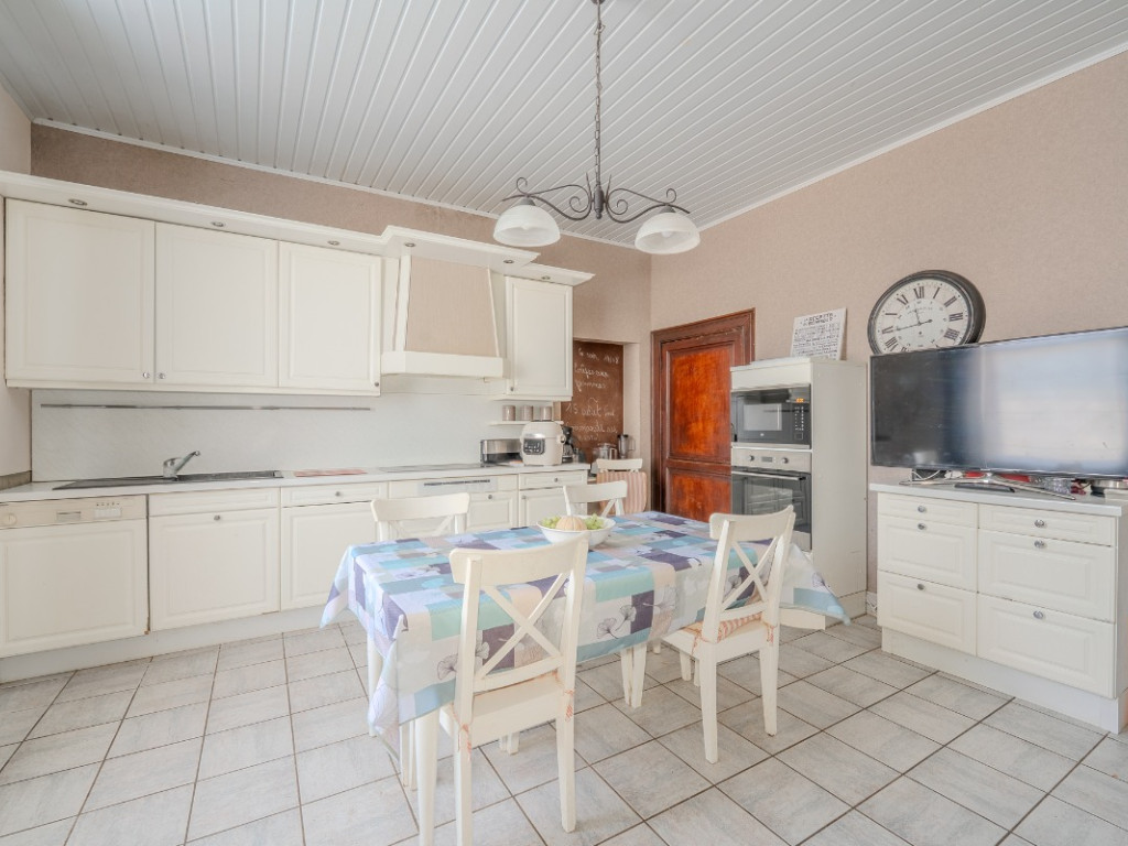 Rue Entreville - 11 - - 5650