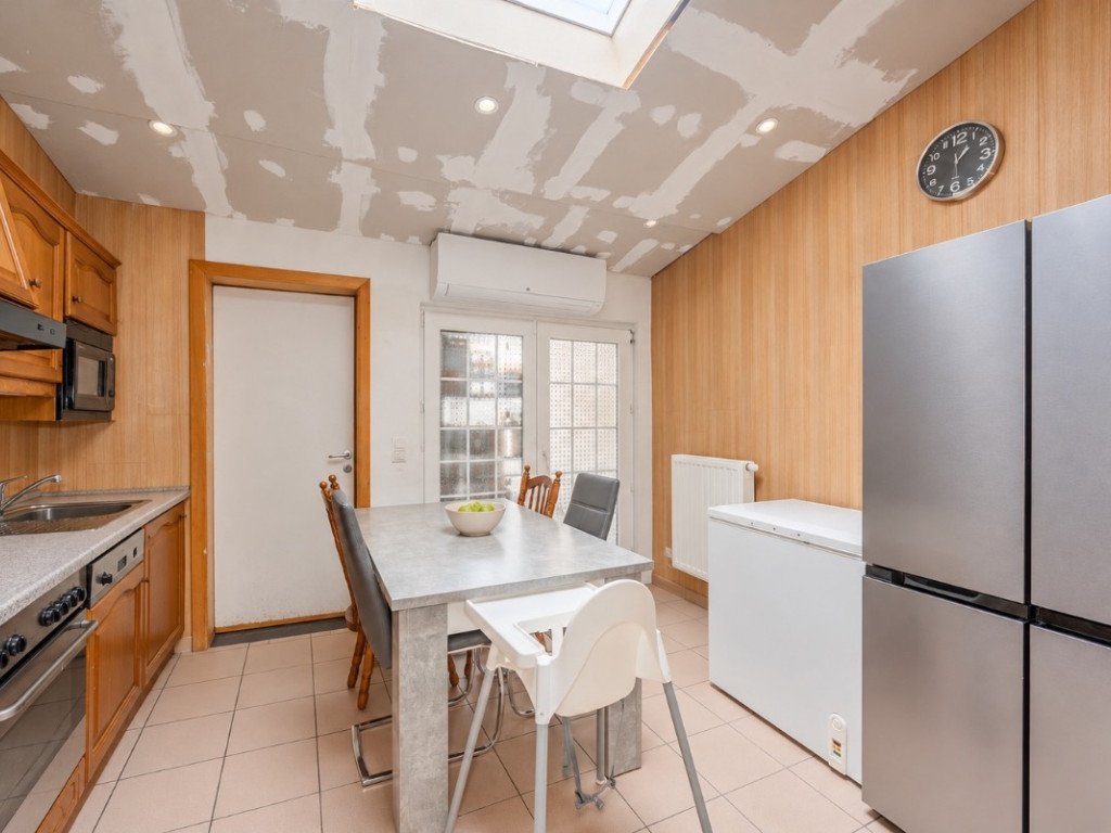 Rue Croix Jurlet - 127 - - 4040