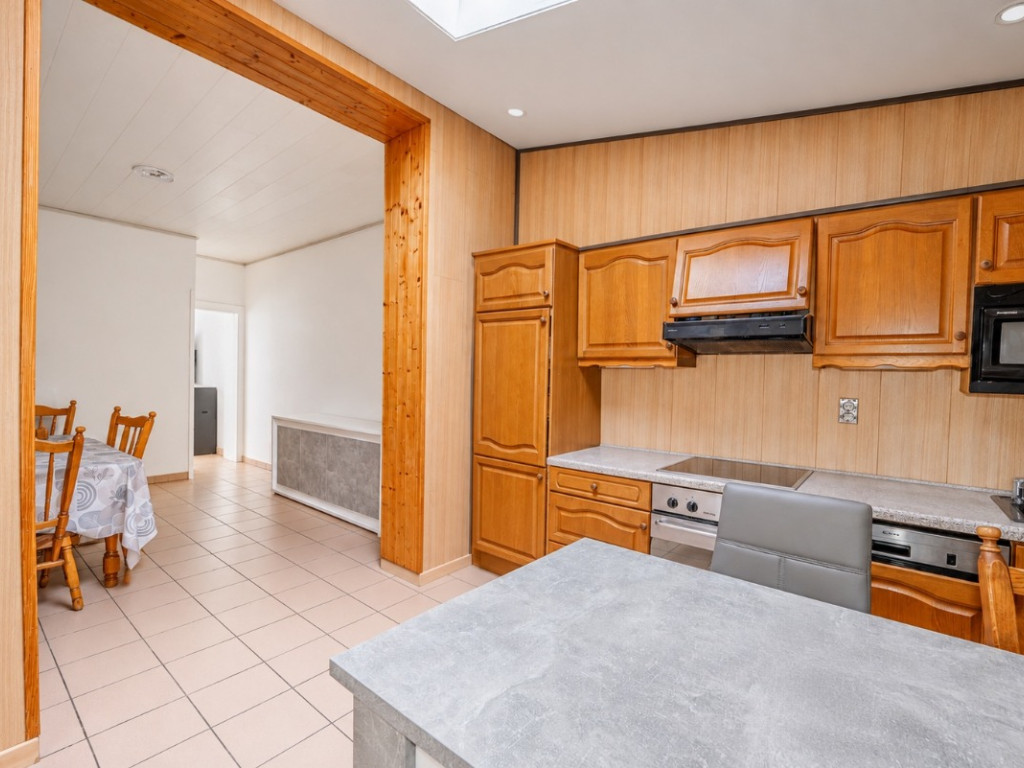 Rue Croix Jurlet - 127 - - 4040