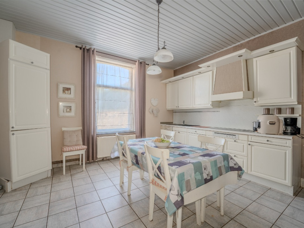 Rue Entreville - 11 - - 5650