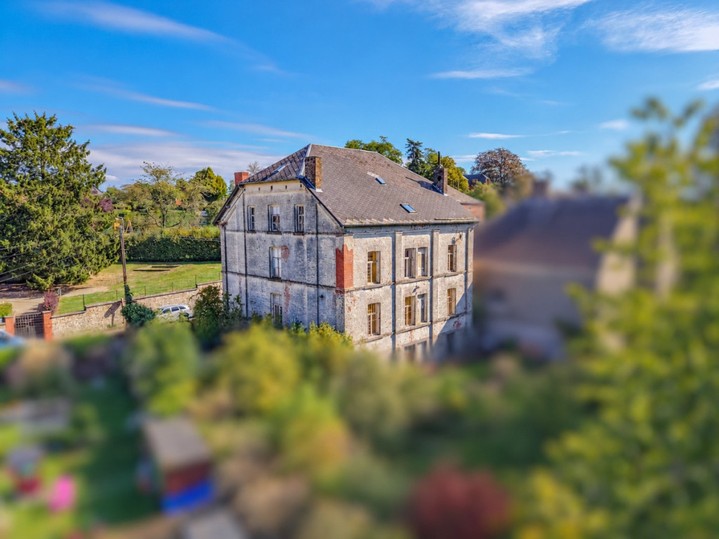 Rue Entreville - 11 - - 5650