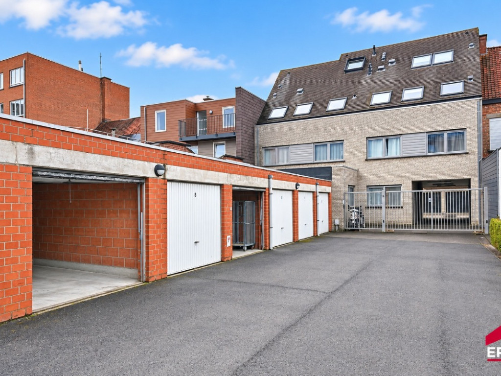 Gitsestraat - 10+ G6 - - 8800