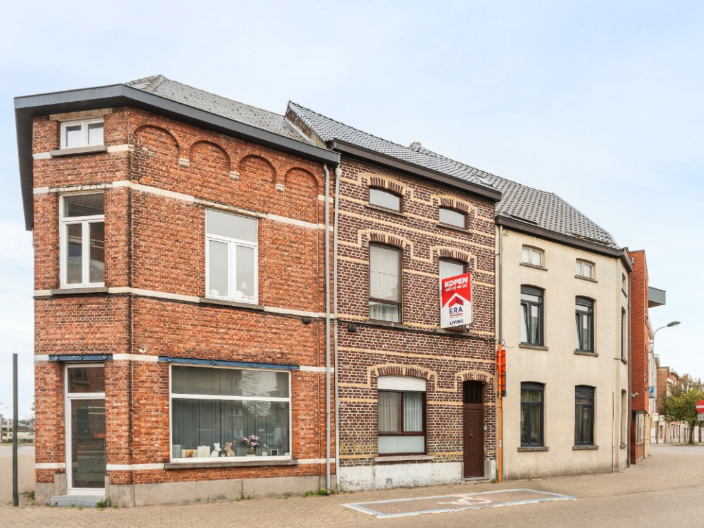 Dokter de Moorstraat - 77 - - 9300