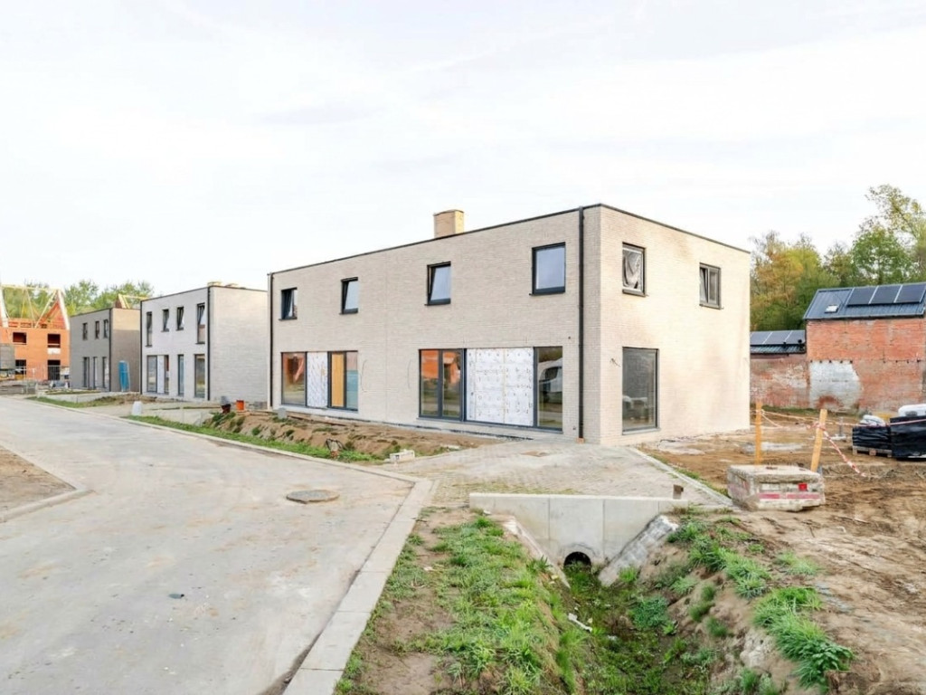 Emiel Vanderveldestraat - 134 - - L09 - 2830