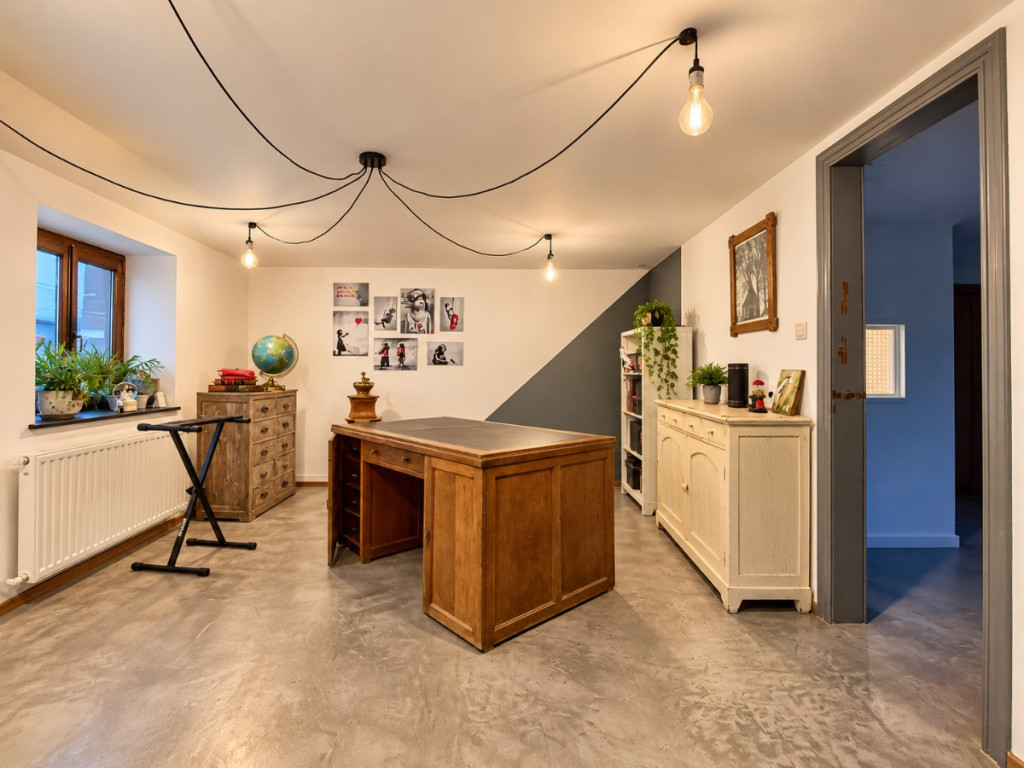 Rue Albert 1er - 83 - - 5640