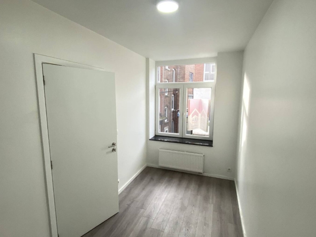 rue Louis Formatin - 3 - - 4860
