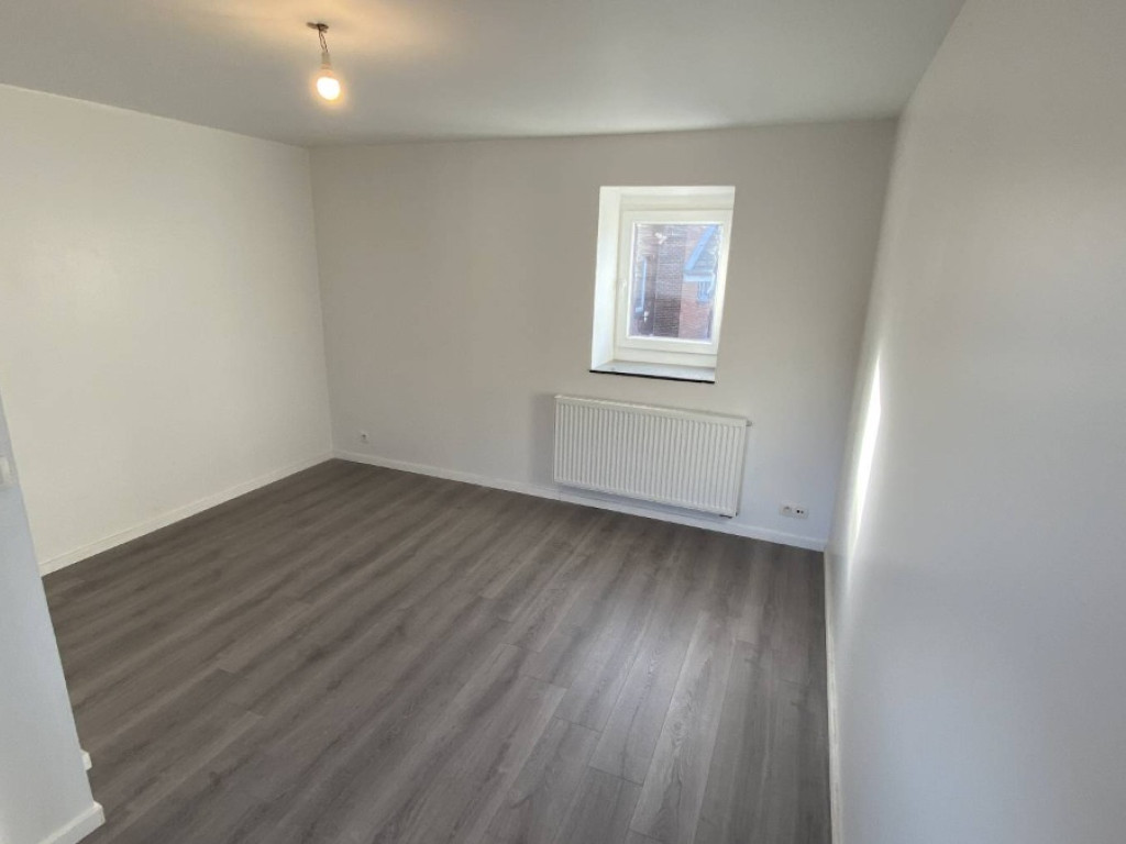 rue Louis Formatin - 3 - - 4860