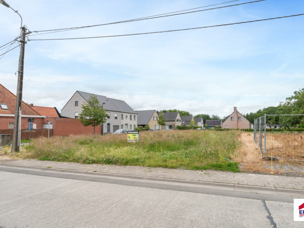 Veldstraat - 83 - - 8780