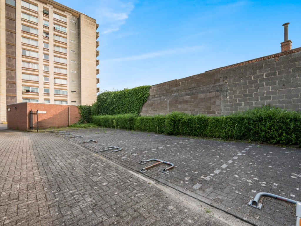 Statieplein STAANPLAATSEN - 46 - - 9200