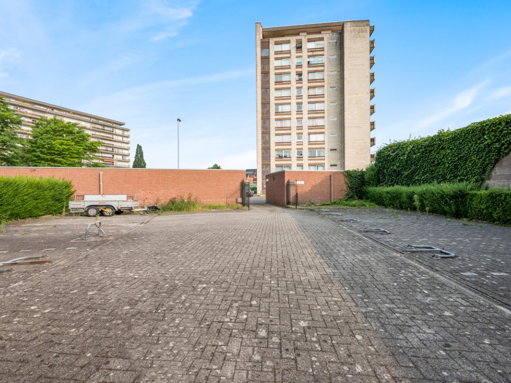 Statieplein STAANPLAATSEN - 46 - - 9200