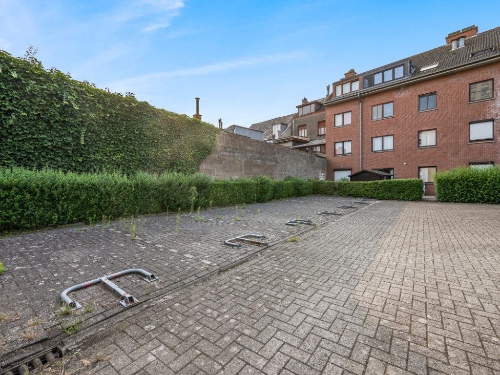 Statieplein STAANPLAATSEN - 46 - - 9200