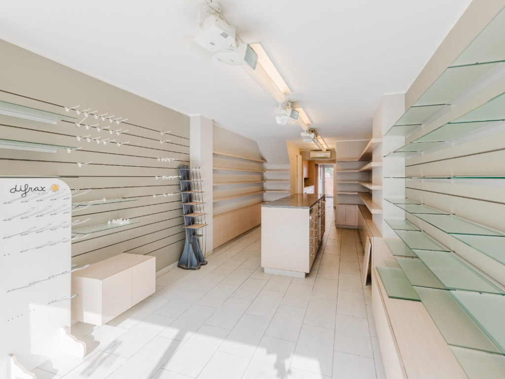 Hoogstraat - 9 - - 9960