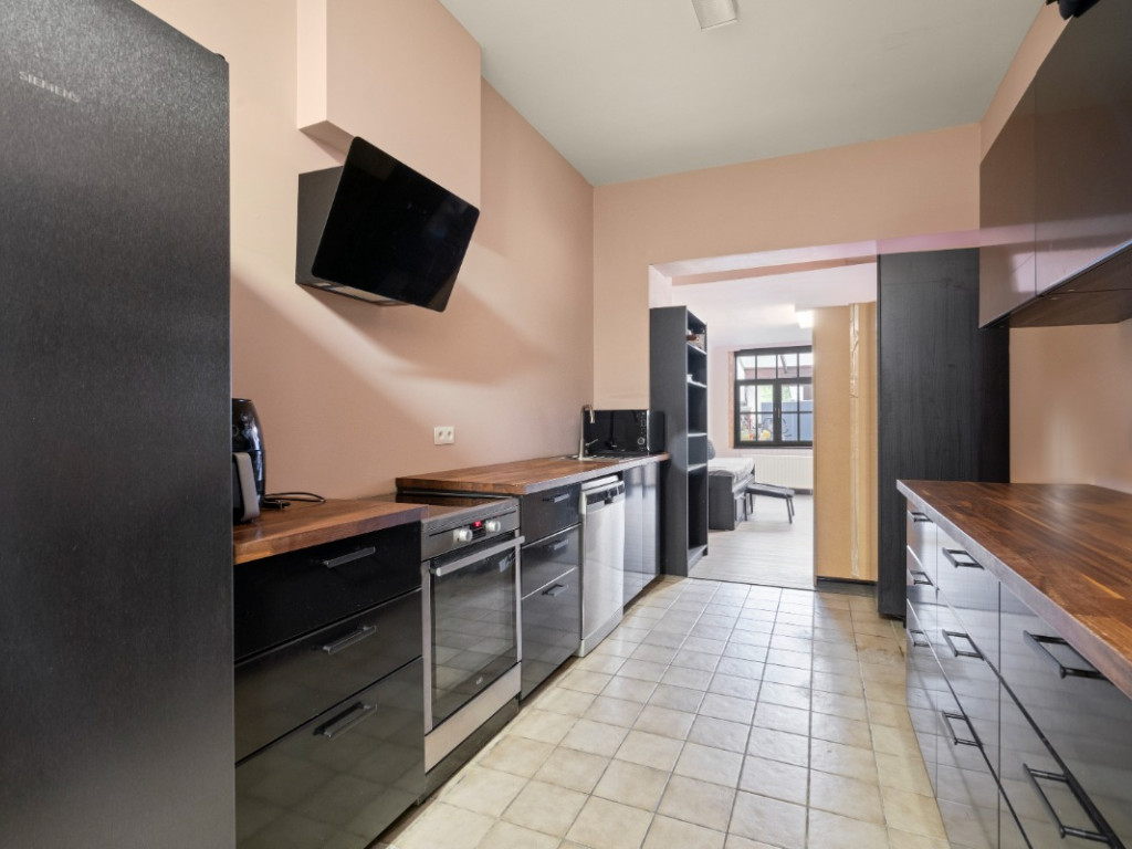 Lessensestraat - 72 - - 9500