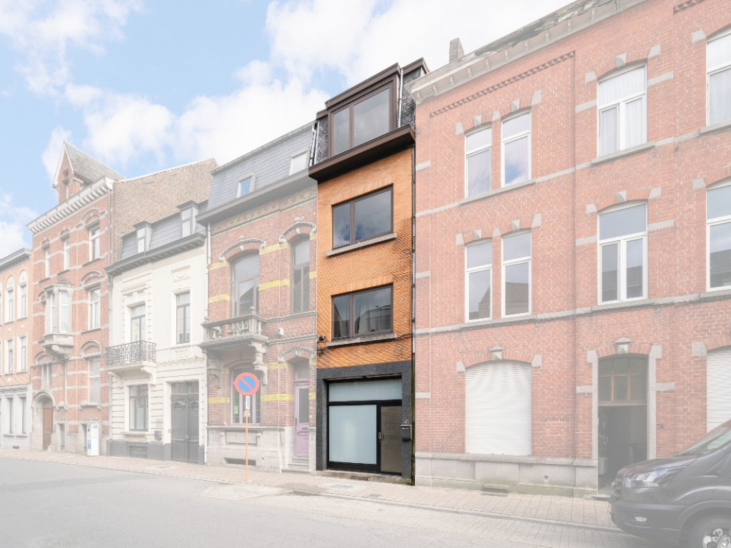 Lessensestraat - 72 - - 9500
