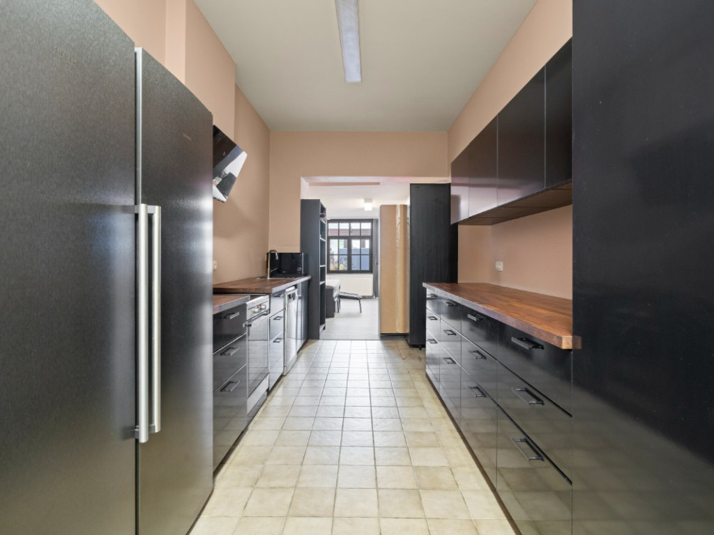 Lessensestraat - 72 - - 9500