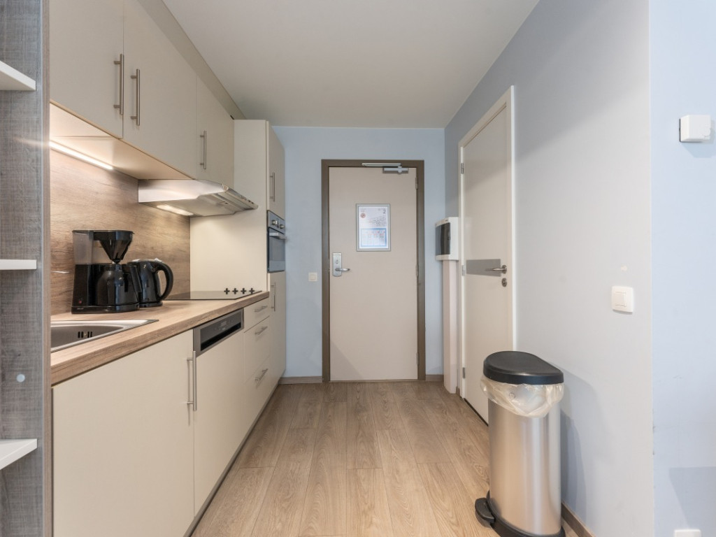 Zeedijk - 96 - 204 - 8370