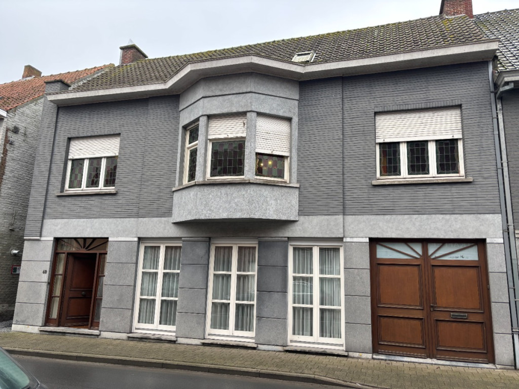 Stationsstraat - 49 - - 8880