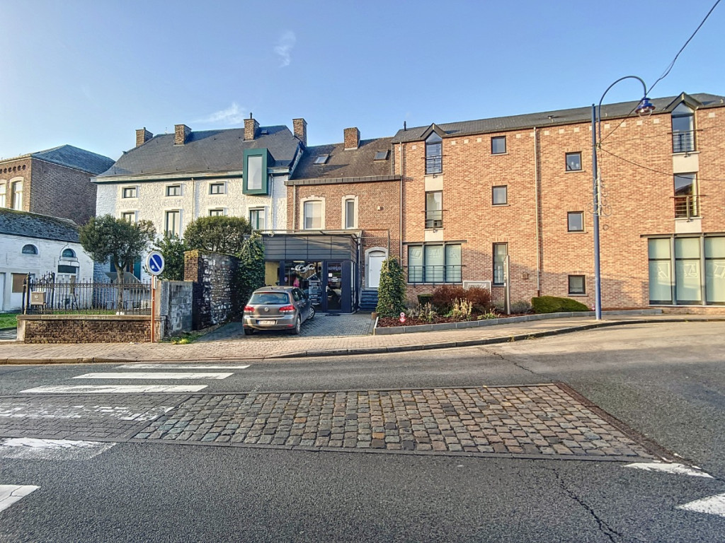 Place Sainte-Ode - 6 - - 4540
