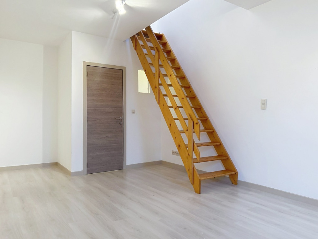 Rue Lucien Burnotte - 9 - /4 - 6840