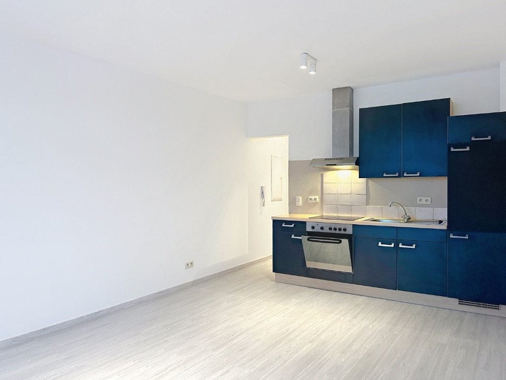 Rue Lucien Burnotte - 9 - /4 - 6840