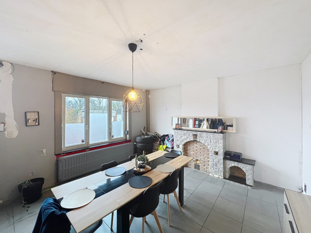 Rue du Roi Albert - 83 - - 7340