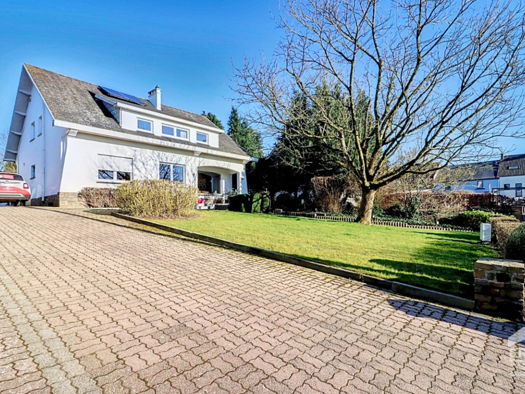 Rue Sart Haut - 52 - - 6210