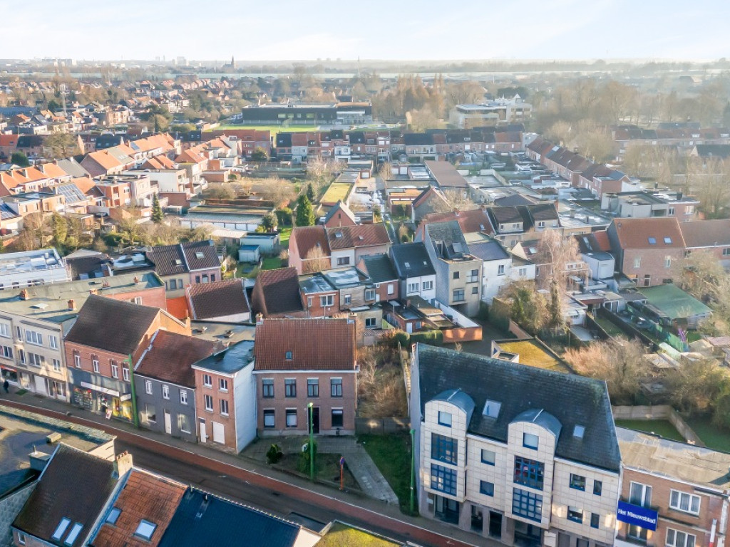 Dorp West - 42 - - 2070