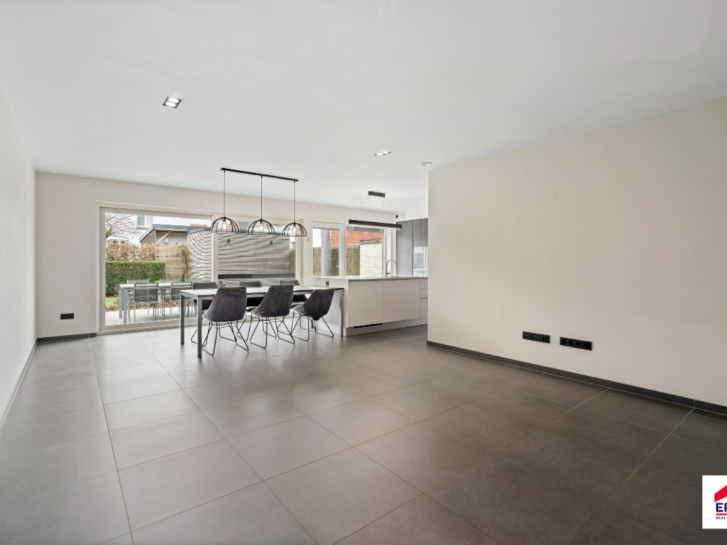 Hollebeekstraat - 19 - - 8700