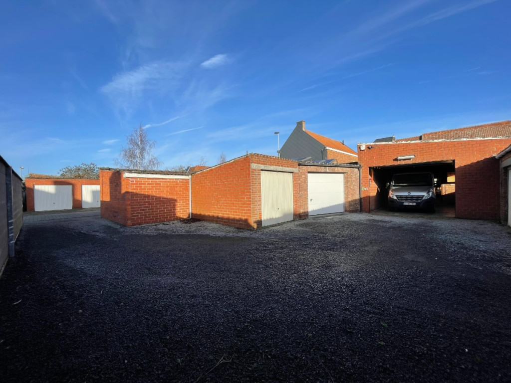 Menenstraat - 61 - - 8940