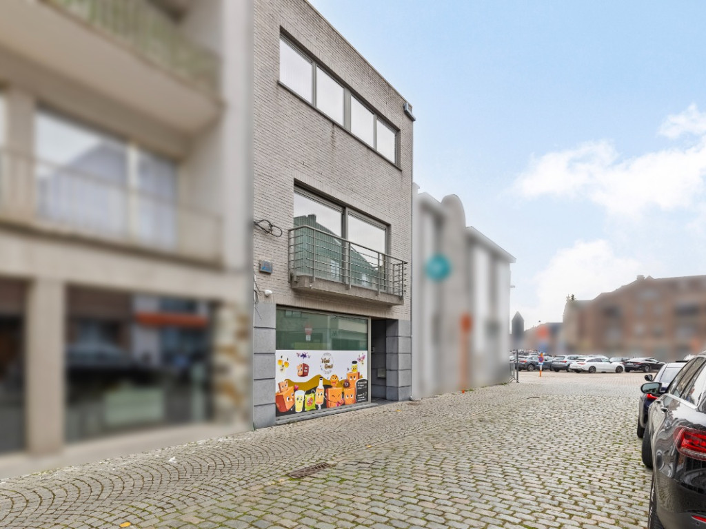 Marktplein - 25 - - 1740