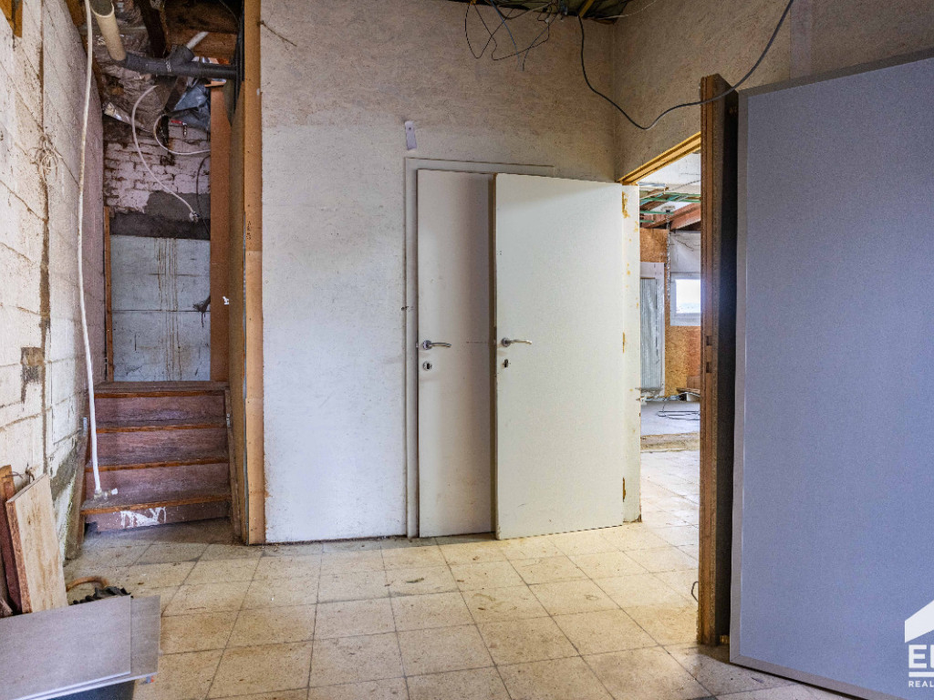 Louis Paul Boonstraat - 42 - - 9300
