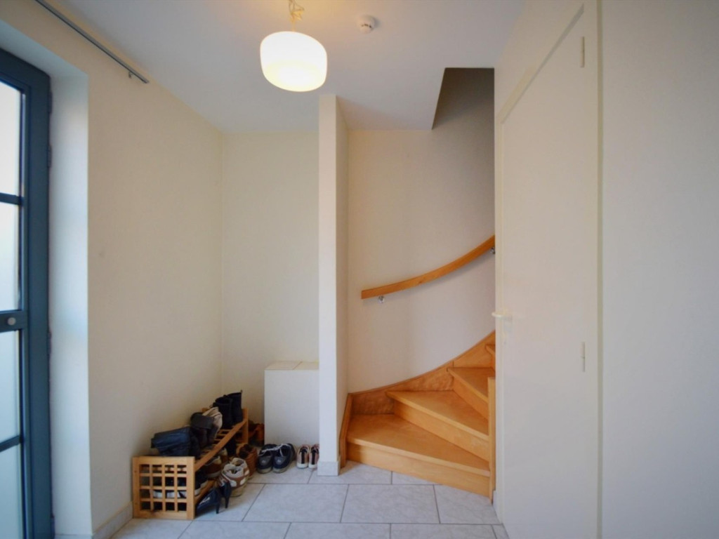 James Wealestraat - 19 - - 8000