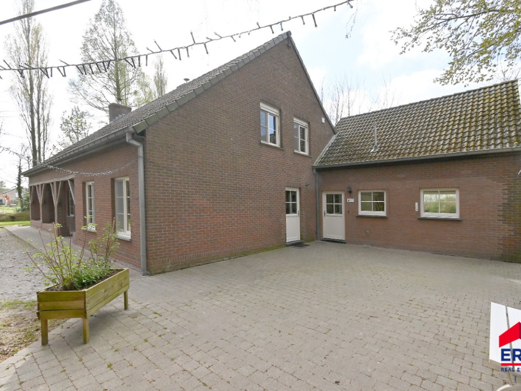 Halledreef - 17 - B - 9990