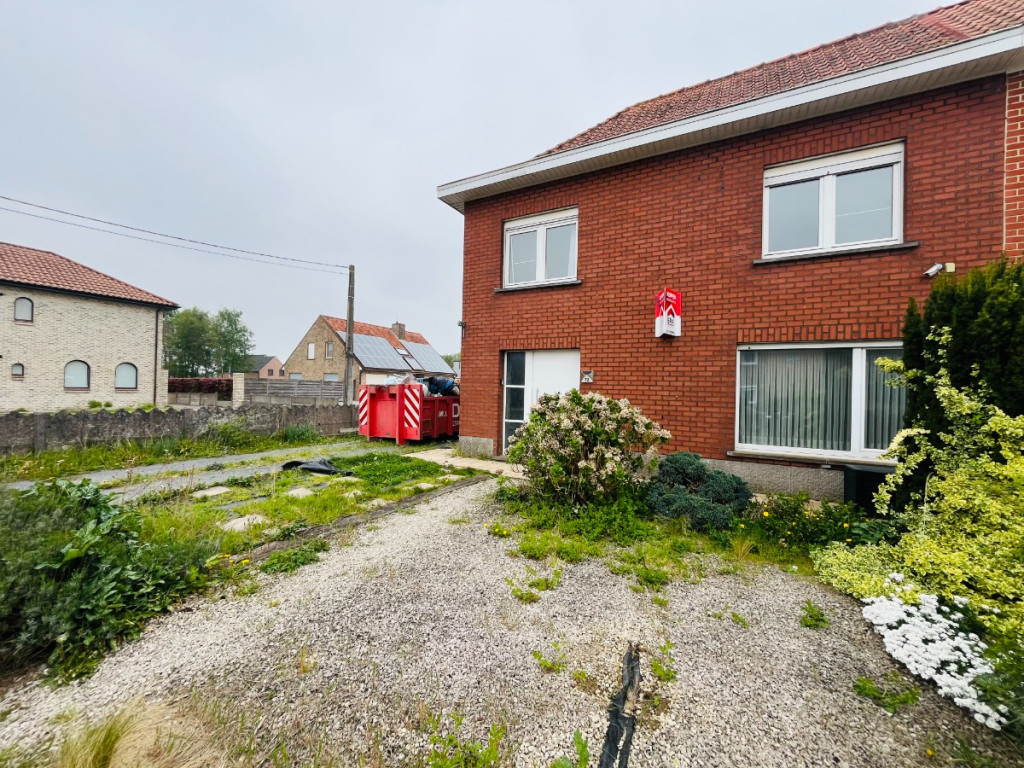 Langemarkstraat - 72 - - 8980
