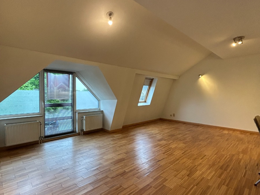 Kerkstraat - 6 - bus 5 - 3941