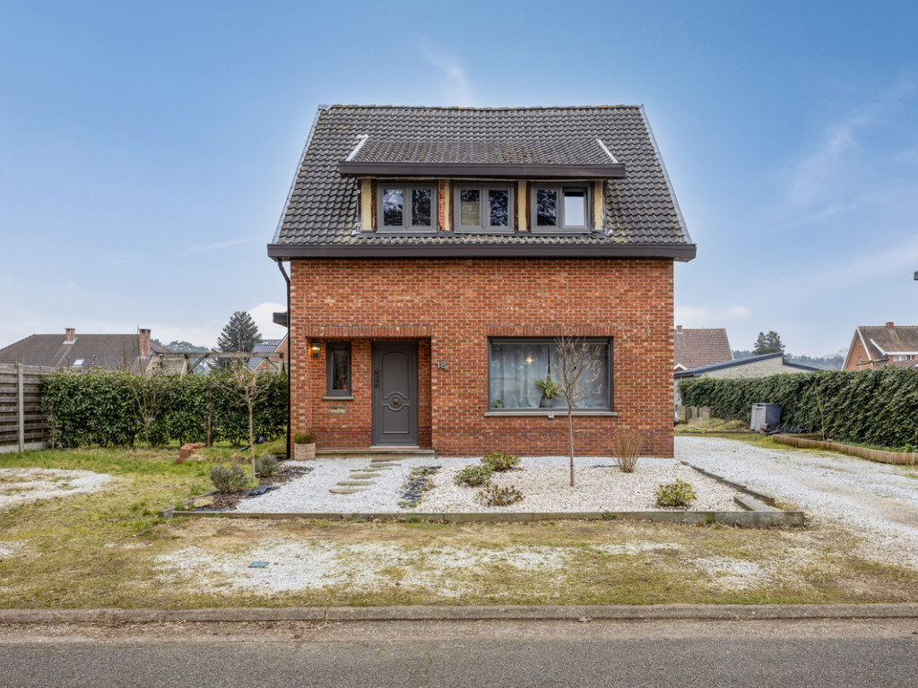 Dennenstraat - 18 - - 3945