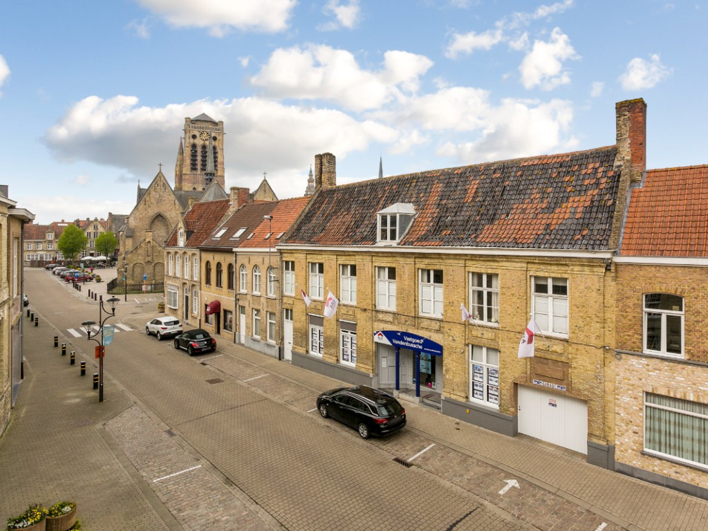 Houtmarkt - 9 - - 8630