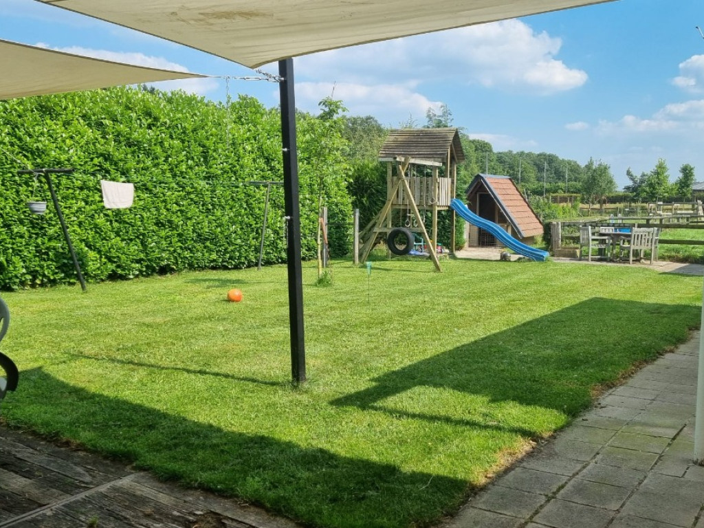 Weg op Bree - 106 - - 3670