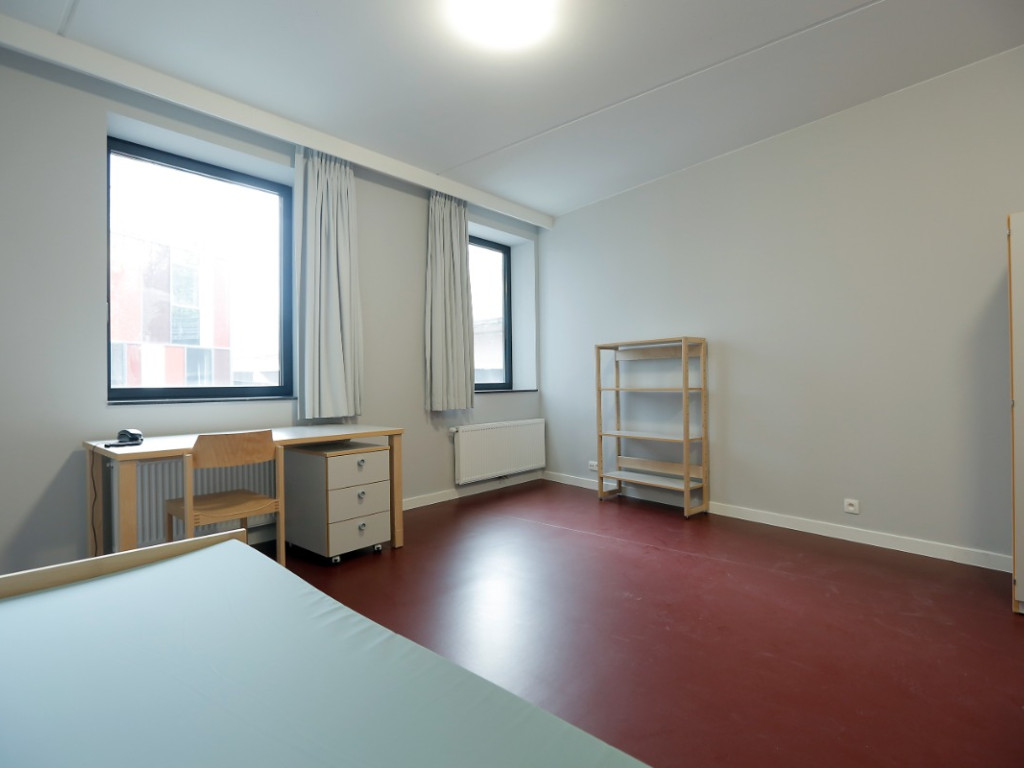 Engels Plein - 28 - 0425 - 3000
