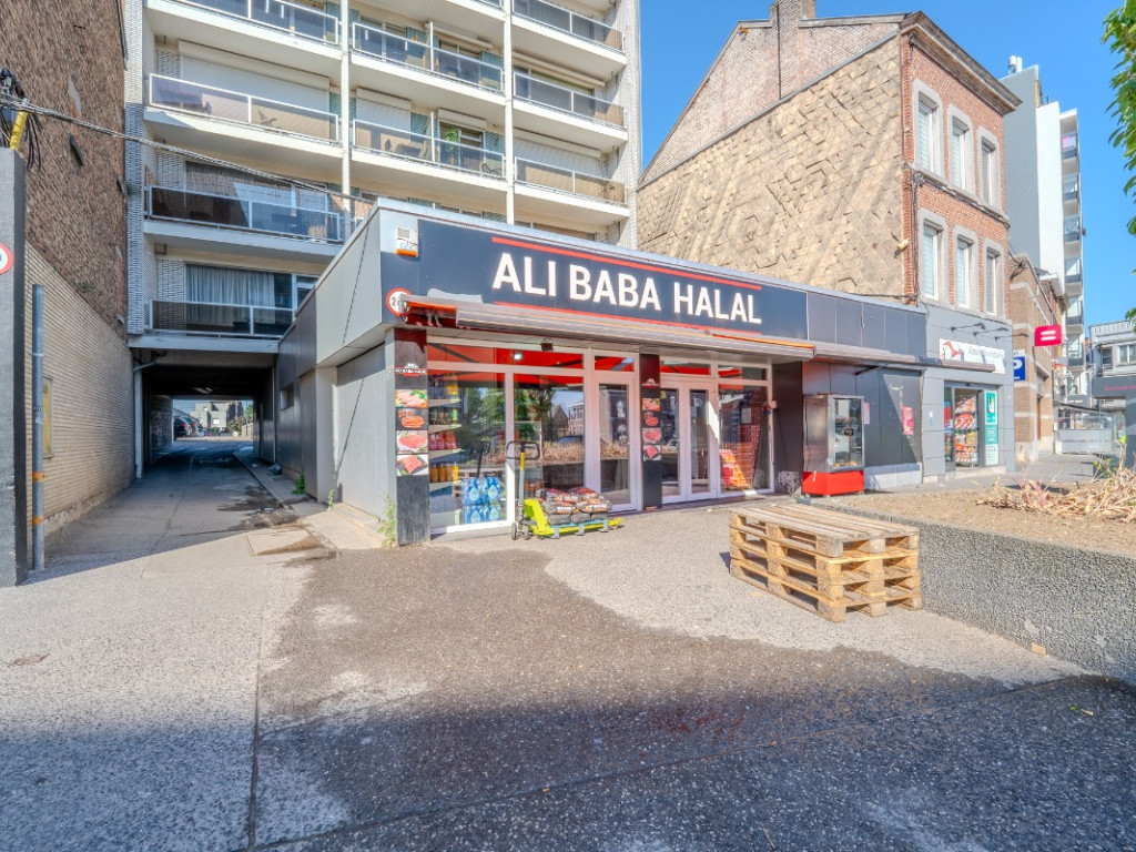 Place Jean Jaurès - 33 - - 4040