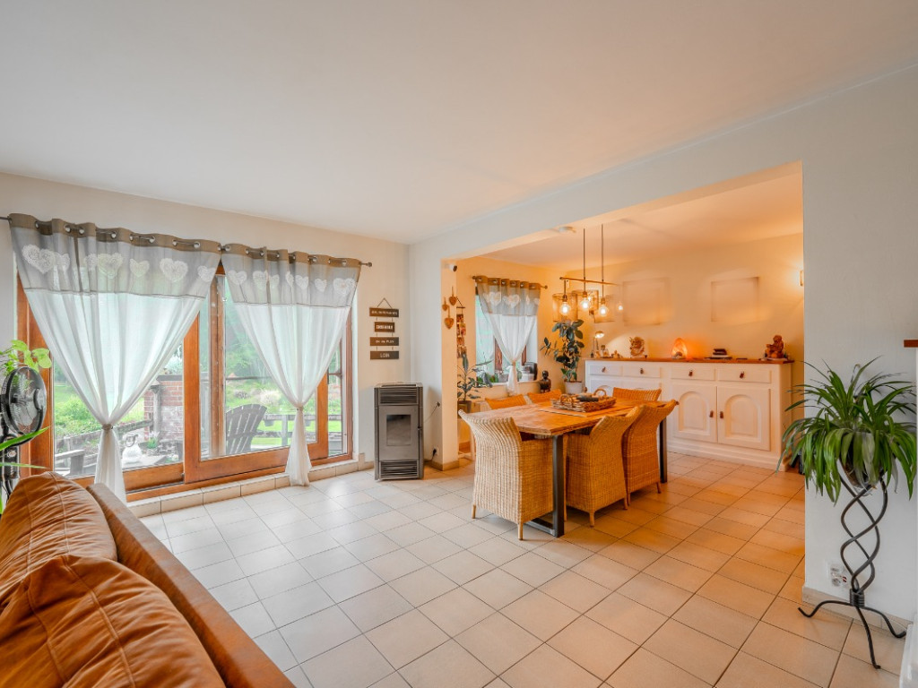 Rue d'Anthée - 69a - - 5644