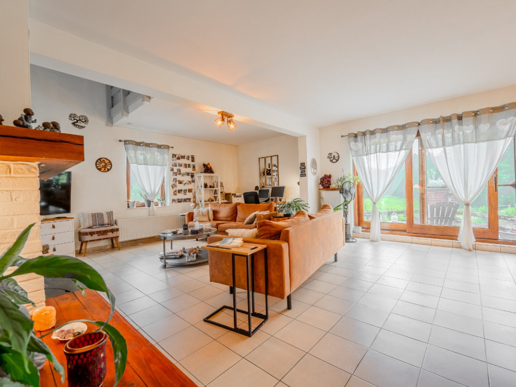 Rue d'Anthée - 69a - - 5644