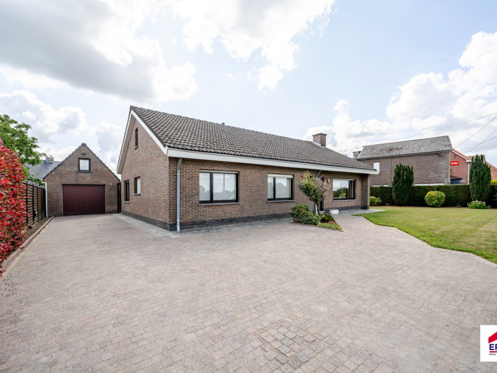 Statiestraat - 123 - - 8720