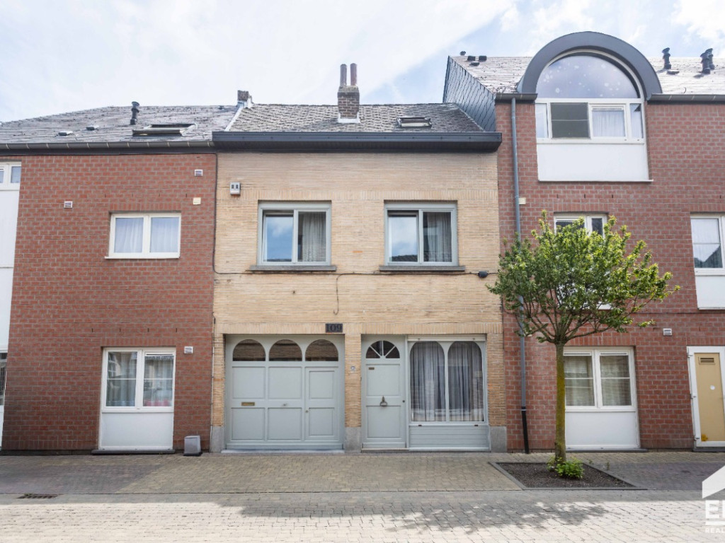 Dokter de Moorstraat - 109 - - 9300