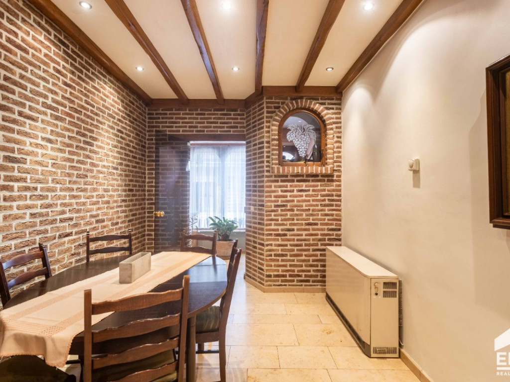 Dokter de Moorstraat - 109 - - 9300