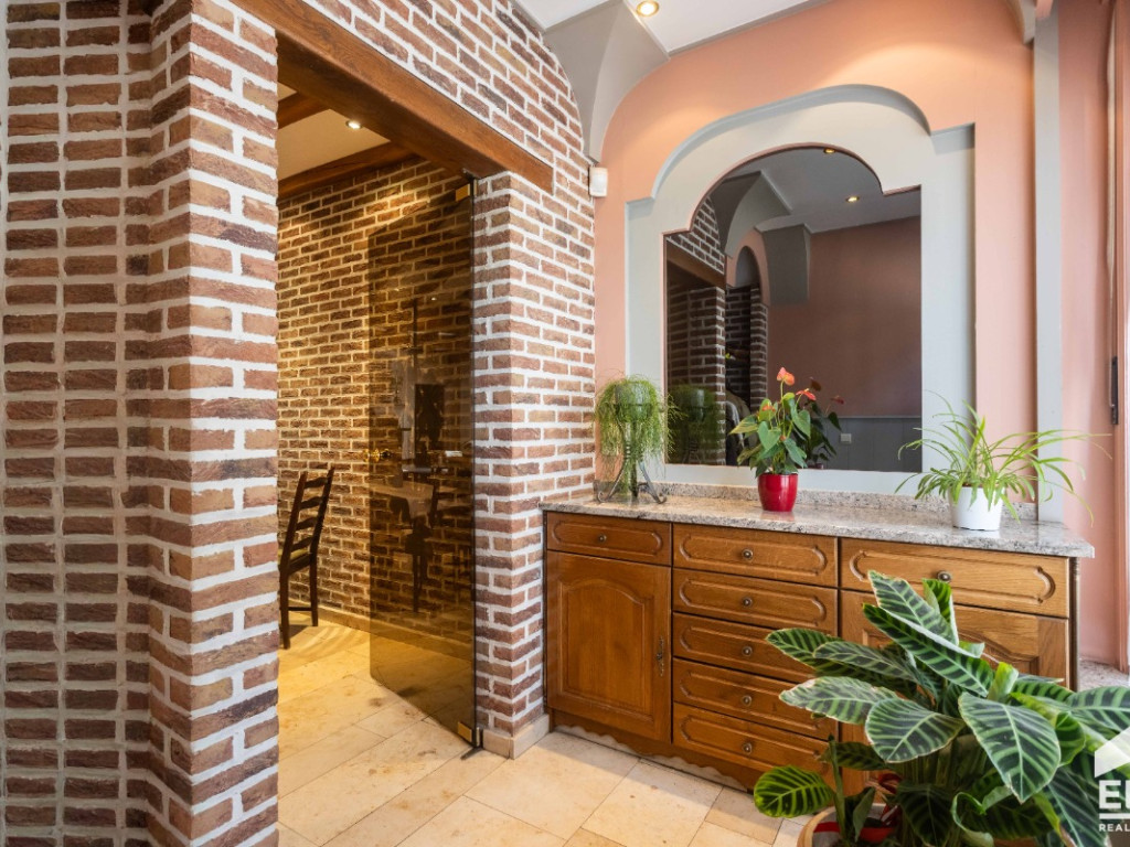 Dokter de Moorstraat - 109 - - 9300