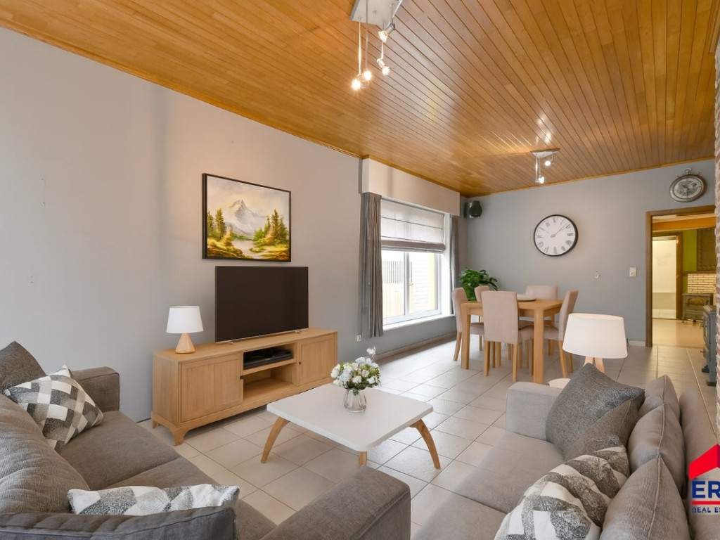 Oostveldstraat - 242 - - 9900