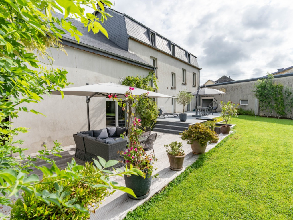 Rue Neuve - 42 - - 6810